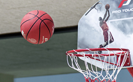 INTERSPORT TAHITI - 🚨🚨🚨 NOUVEL ARRIVAGE BASKET-BALL 🚨🚨🚨 Panier de  basket adapté aux enfants et adultes pour jouer au basketball en extérieur.  Se règle facilement et sans outils de 2,30m à 3,05m.